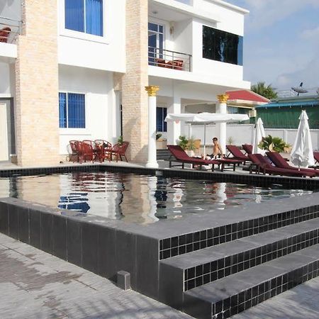 Bennys Boutique Hotel Sihanoukville Esterno foto