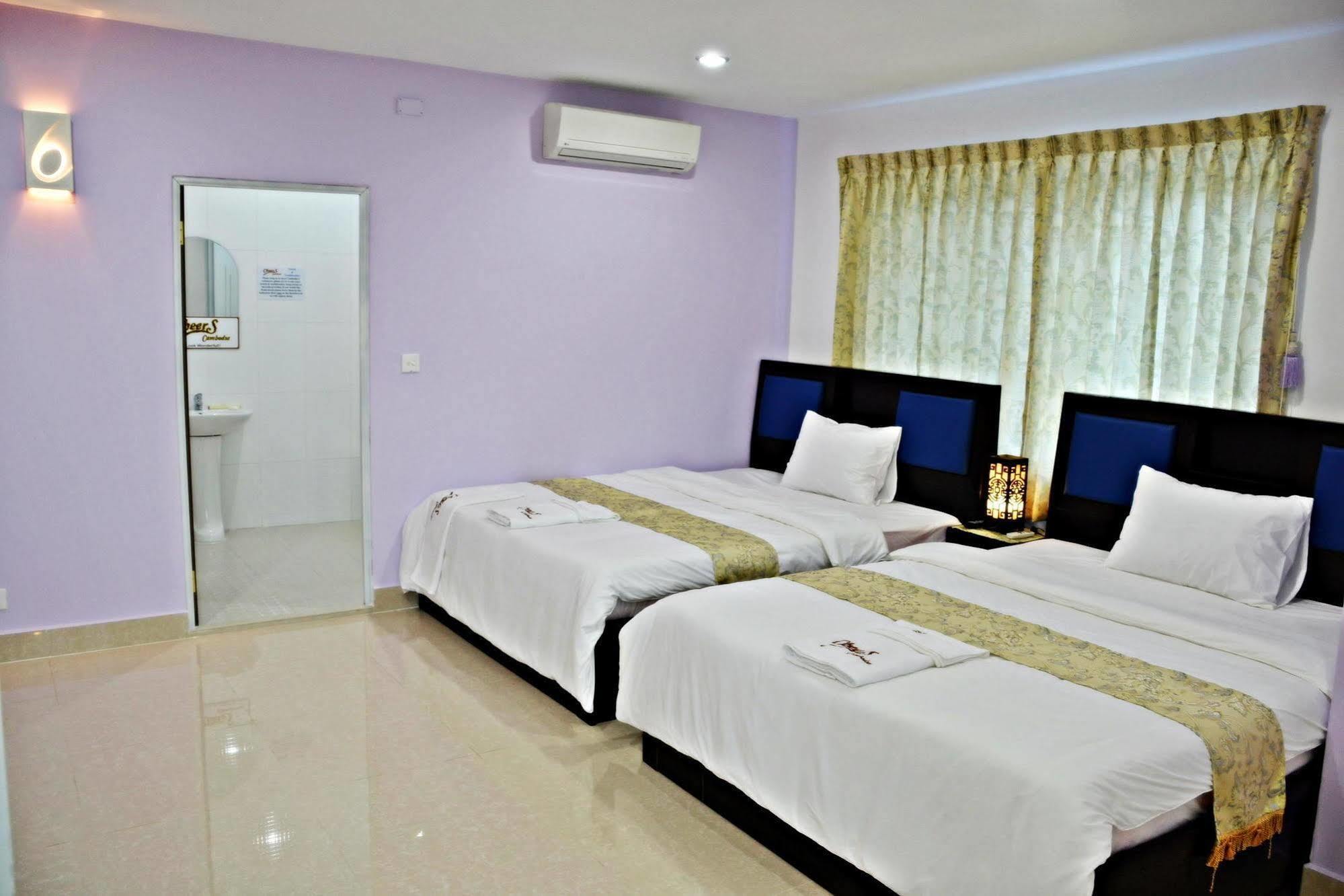 Bennys Boutique Hotel Sihanoukville Esterno foto