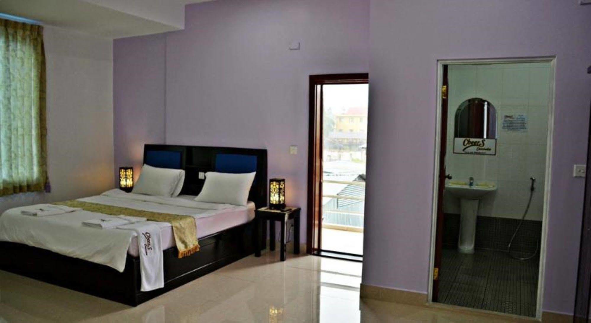 Bennys Boutique Hotel Sihanoukville Esterno foto