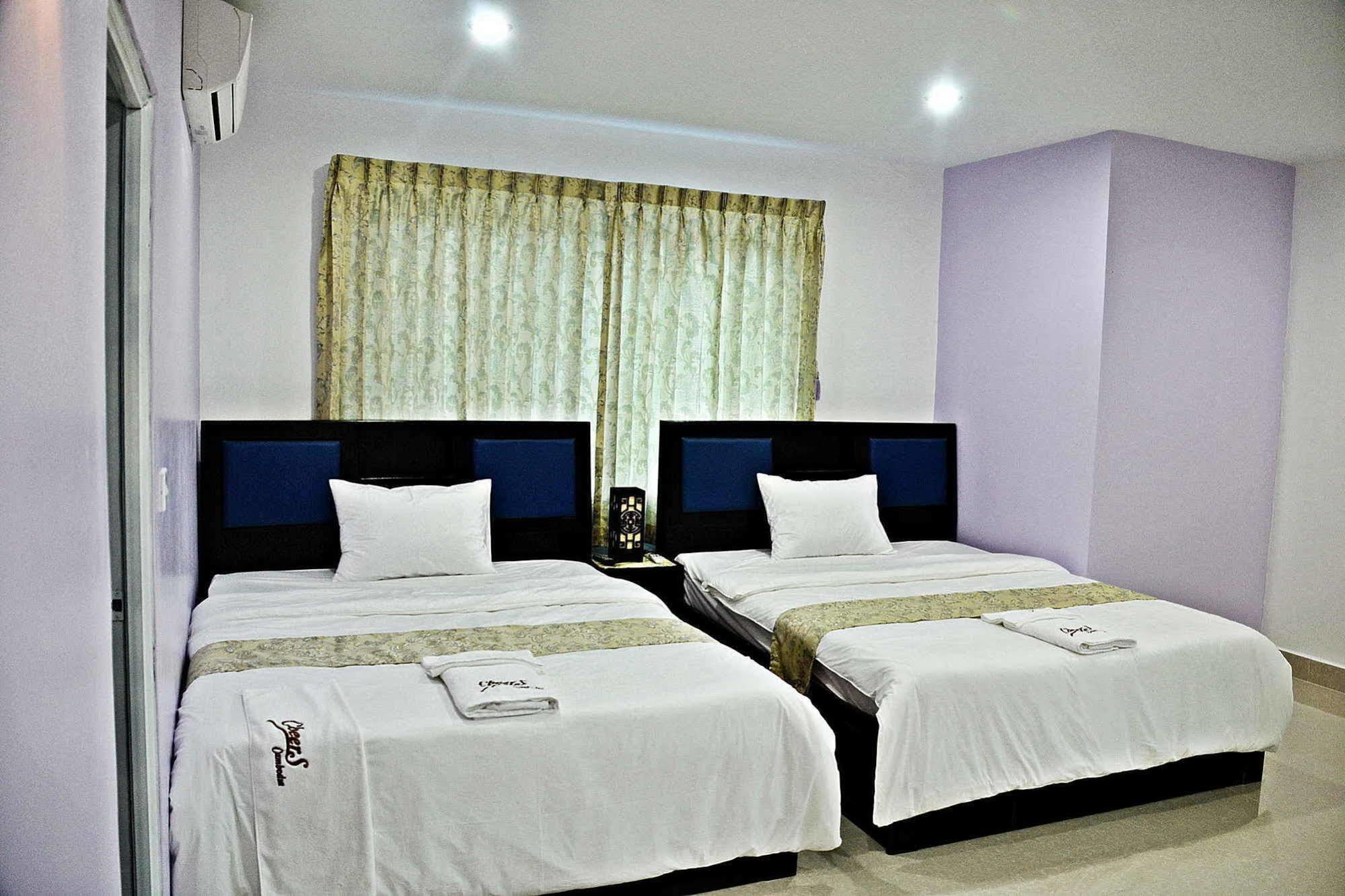 Bennys Boutique Hotel Sihanoukville Esterno foto
