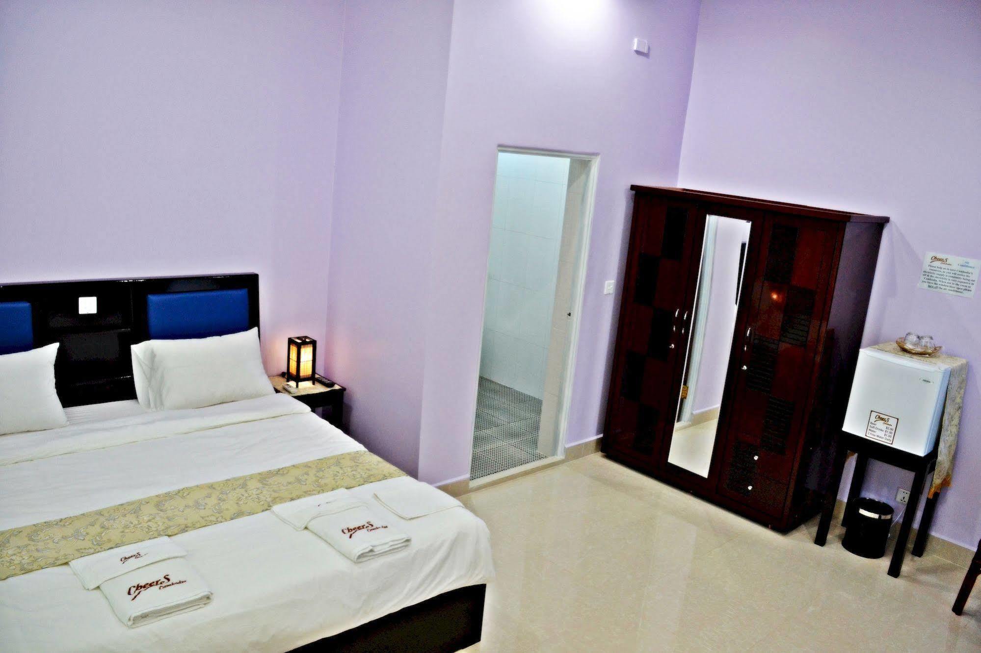 Bennys Boutique Hotel Sihanoukville Esterno foto