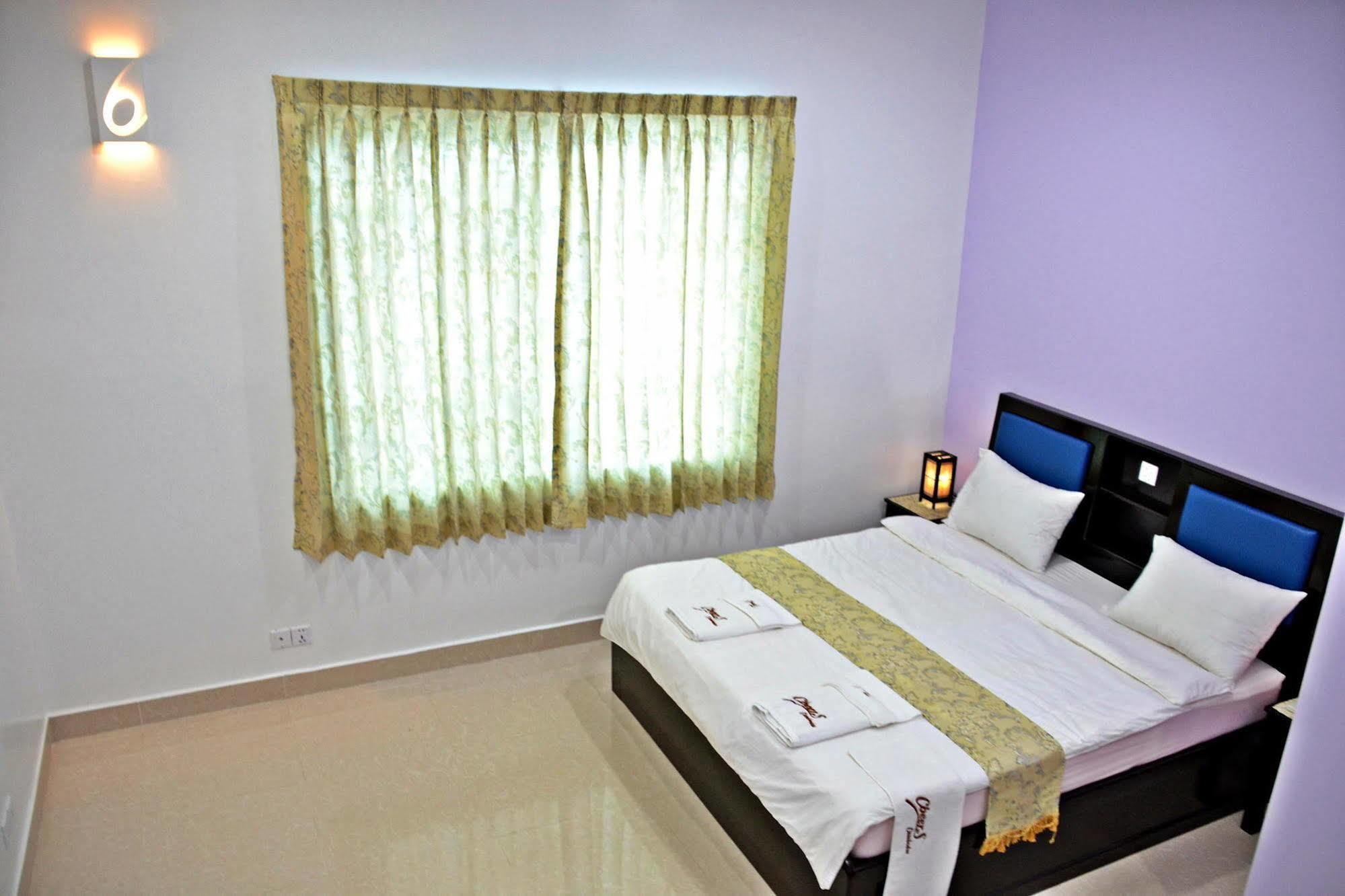 Bennys Boutique Hotel Sihanoukville Esterno foto