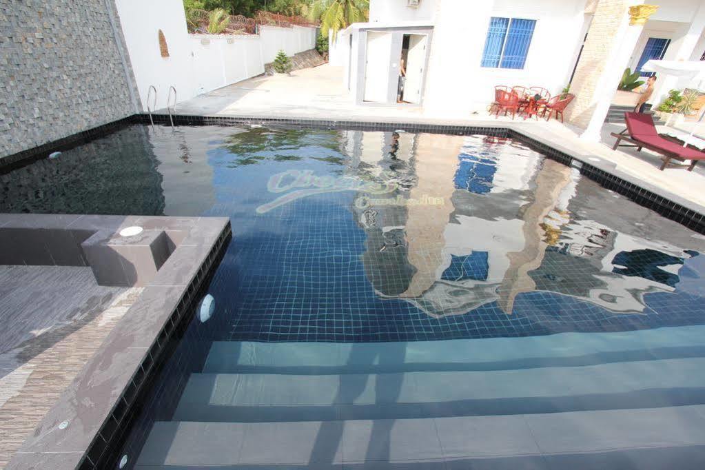 Bennys Boutique Hotel Sihanoukville Esterno foto