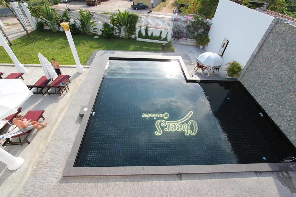 Bennys Boutique Hotel Sihanoukville Esterno foto